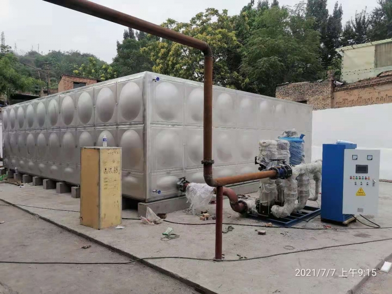 200立方不銹鋼保溫水箱，加不銹鋼凈水設備